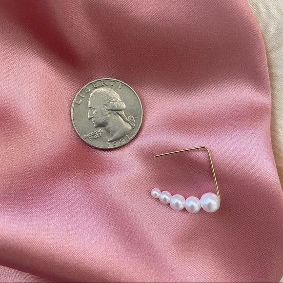 Pearls Wire Earrings Elegant Dainty - Picture 11 of 14